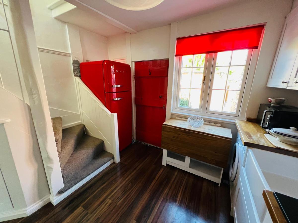 Bridewell Cottage In The Heart Of Tenterden - Pass The Keys Экстерьер фото
