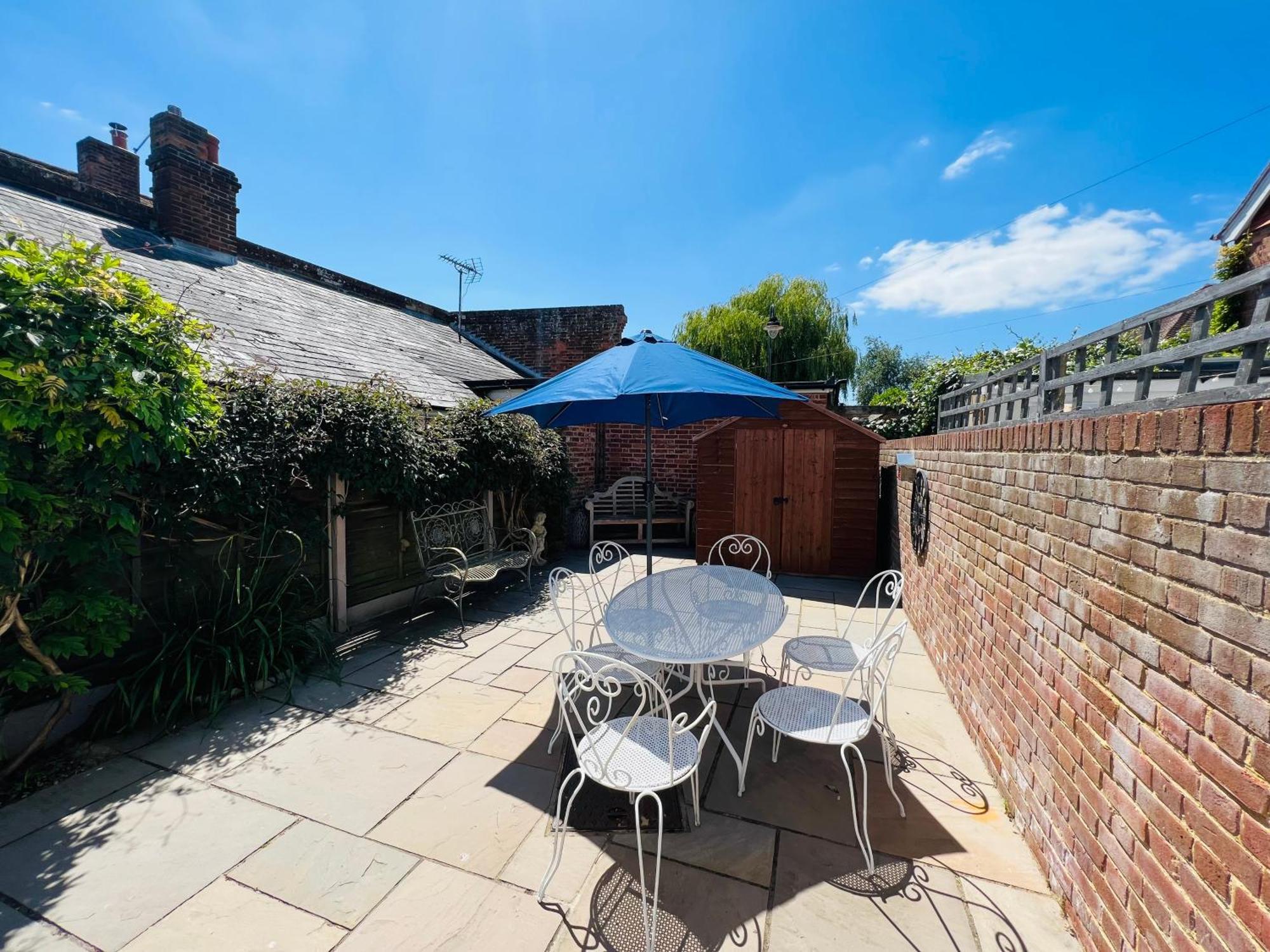 Bridewell Cottage In The Heart Of Tenterden - Pass The Keys Экстерьер фото