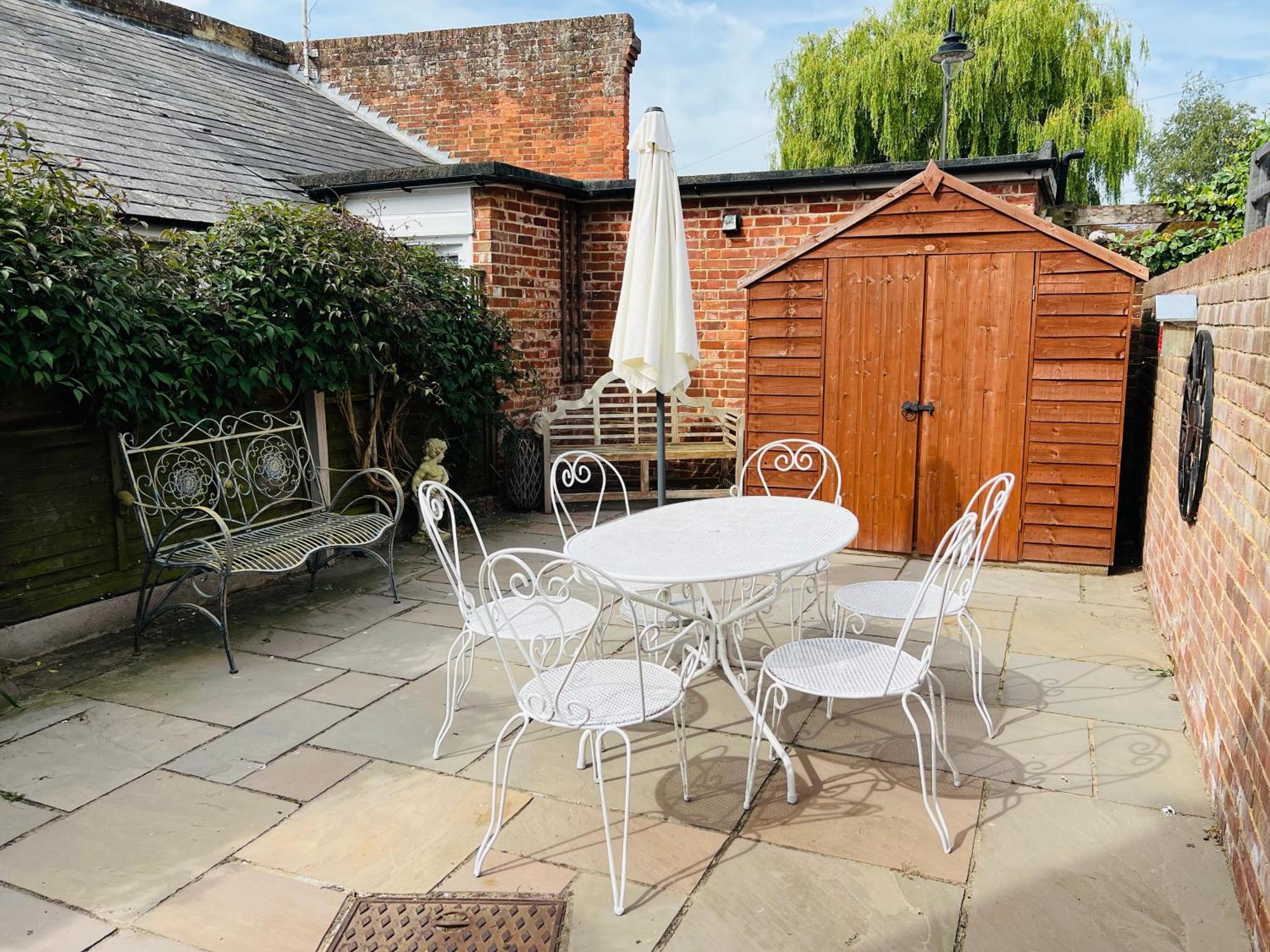 Bridewell Cottage In The Heart Of Tenterden - Pass The Keys Экстерьер фото